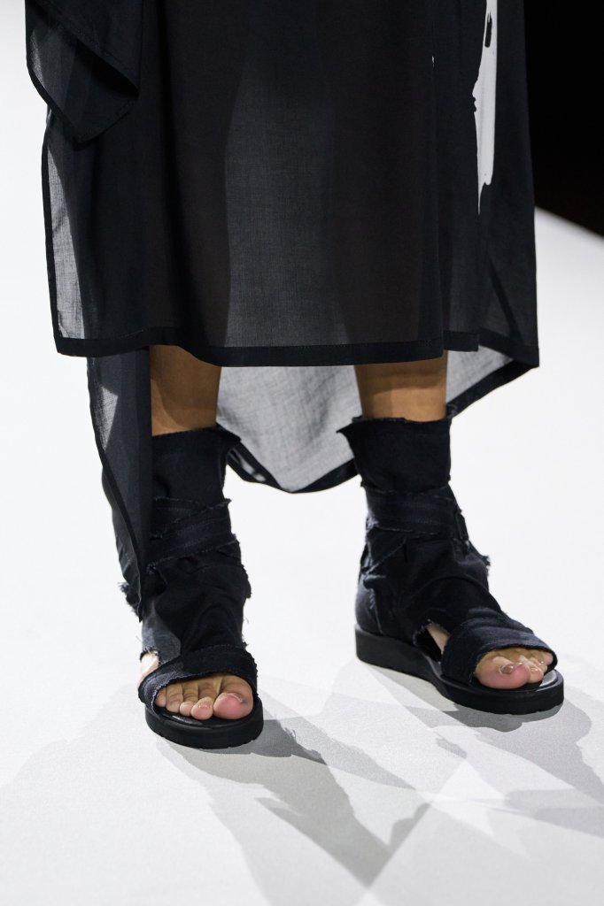 山本耀司 Yohji Yamamoto 2026春夏高级成衣秀(细节) - Paris Spring 2026