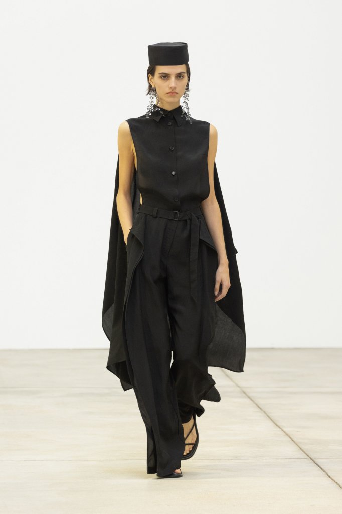 克里斯汀·万诺斯 Christian Wijnants 2026春夏高级成衣秀 - Paris Spring 2026