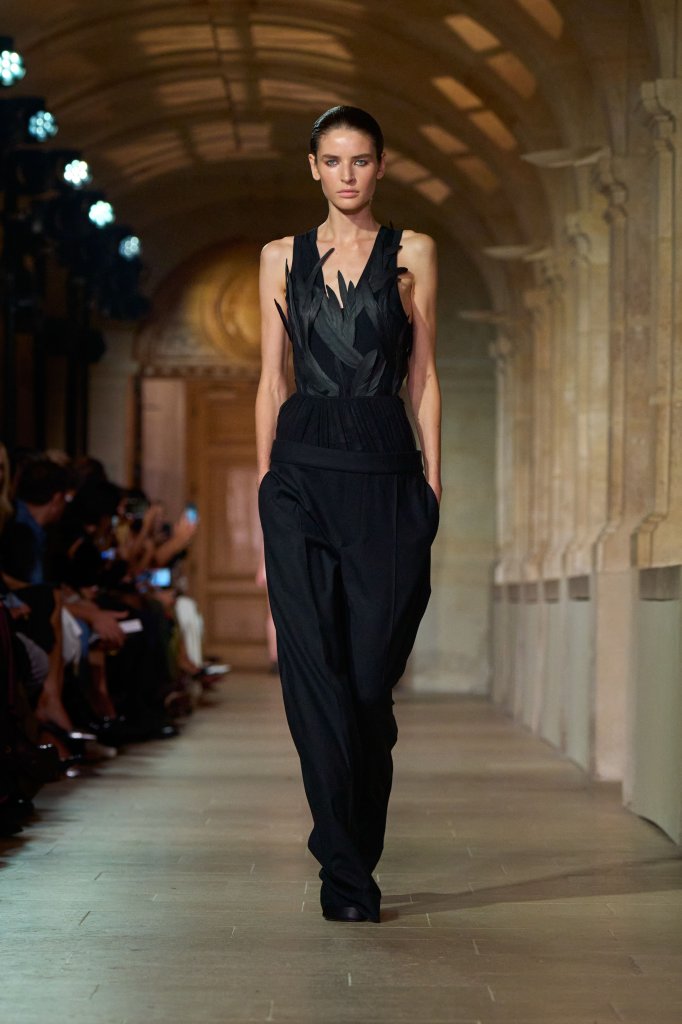 维多利亚·贝克汉姆 Victoria Beckham 2026春夏高级成衣秀 - Paris Spring 2026