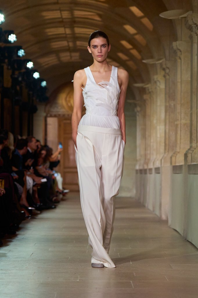 维多利亚·贝克汉姆 Victoria Beckham 2026春夏高级成衣秀 - Paris Spring 2026