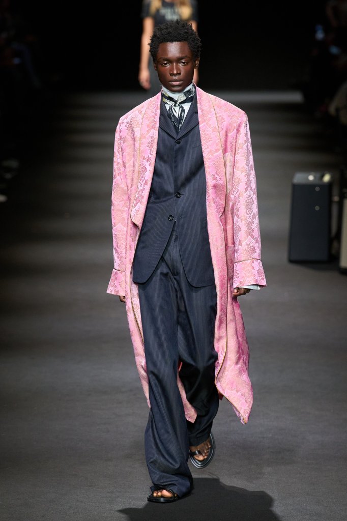 安·迪穆拉米斯特 Ann Demeulemeester 2026春夏高级成衣秀 - Paris Spring 2026