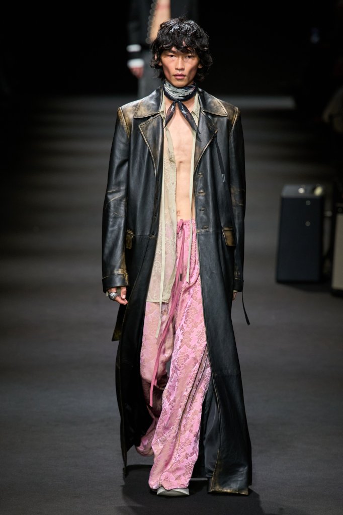 安·迪穆拉米斯特 Ann Demeulemeester 2026春夏高级成衣秀 - Paris Spring 2026
