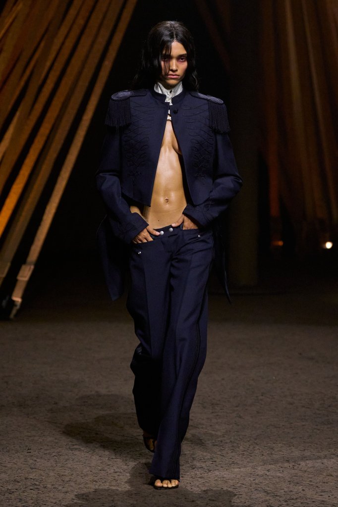 亚历山大·麦昆 Alexander McQueen 2026春夏高级成衣秀 - Paris Spring 2026