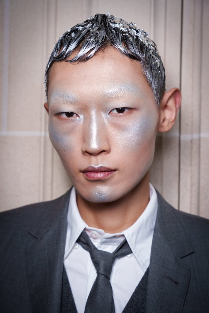 桑姆·布郎尼 Thom Browne 2026春夏高级成衣秀(后台妆容) - Paris Spring 2026