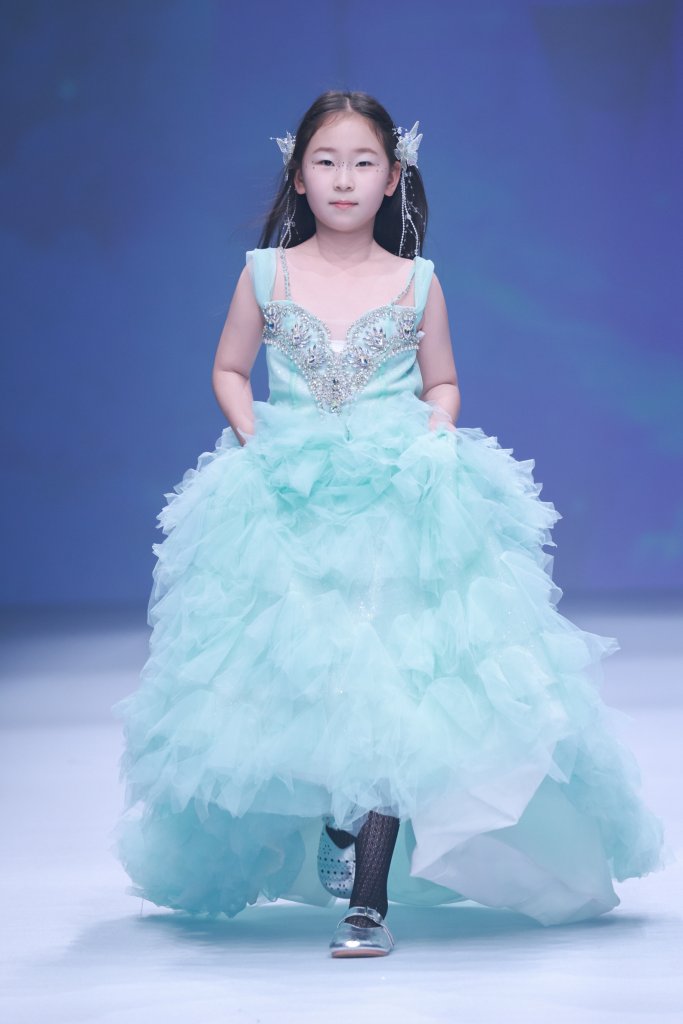 BELIA BELEI · 孙思宇丨童话小镇 2025/26秋冬童装秀 - Beijing Fall 2025