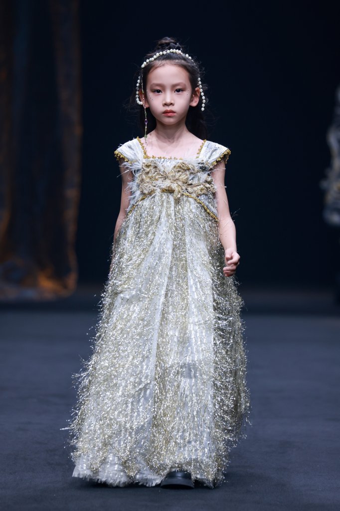 芝瑜&芝安 Joy&Joa · 马星丨童话小镇 2025/26秋冬童装秀 - Beijing Fall 2025