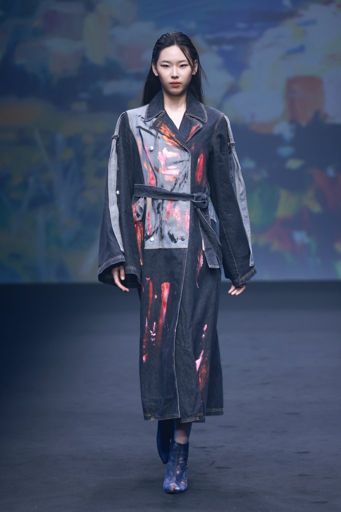 CHENWEN studio 陈闻 x 曌艺者 2025/26秋冬高级成衣秀 - Beijing Fall 2025