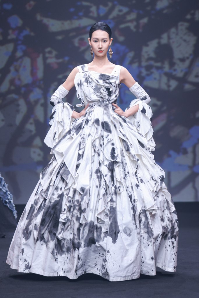 CHENWEN studio 陈闻 x 曌艺者 2025/26秋冬高级成衣秀 - Beijing Fall 2025