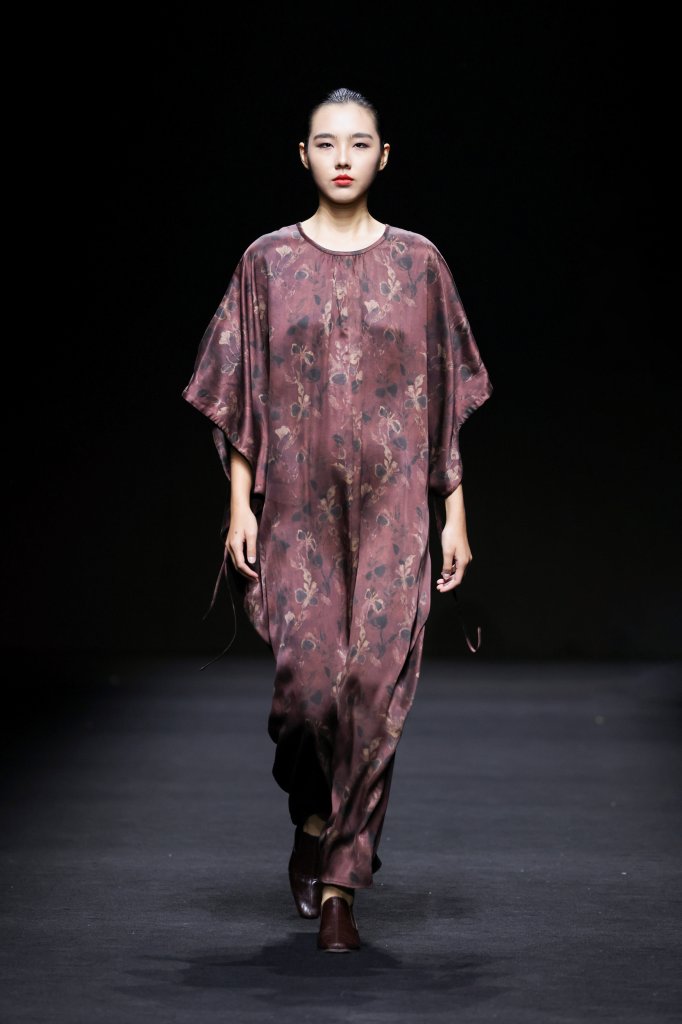 栖香锦 淘宝服饰超级时装发布 - Beijing Fall 2025