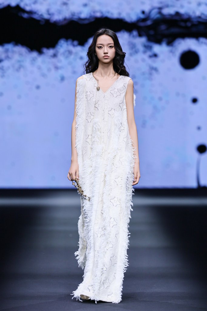 siyun huang·黄斯赟 10+3 2026春夏高级成衣秀 - Beijing Fall 2025