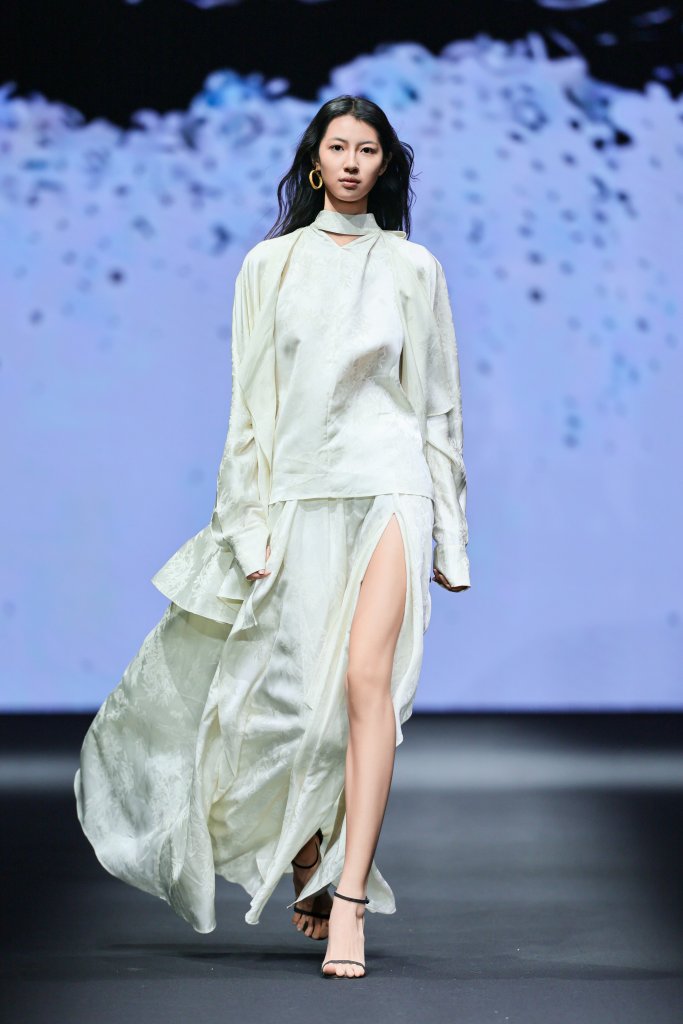 siyun huang·黄斯赟 10+3 2026春夏高级成衣秀 - Beijing Fall 2025