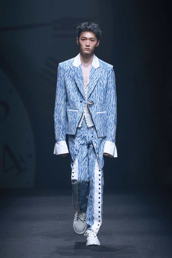 浮梦客 FUMENGKE·李梦华 2025/26秋冬高级成衣秀 | 10+3 | 柯桥日 - Beijing Fall 2025