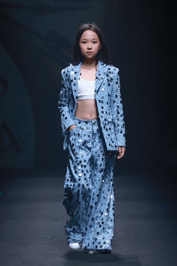 浮梦客 FUMENGKE·李梦华 2025/26秋冬高级成衣秀 | 10+3 | 柯桥日 - Beijing Fall 2025