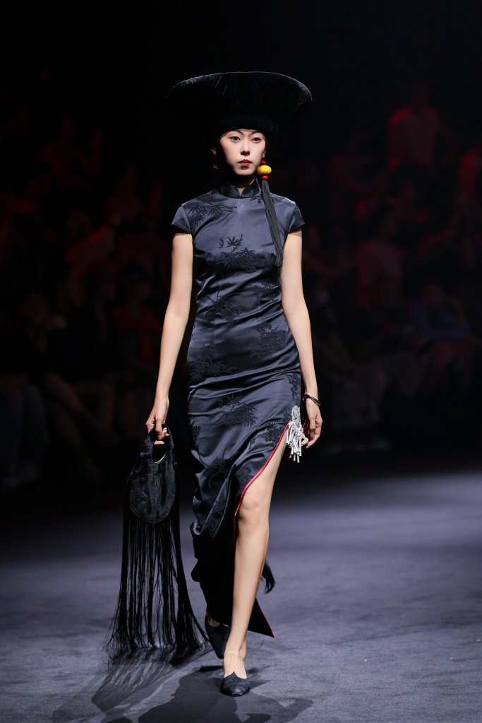 乌蒙村秀 · 浦思 | 10+3 2026春夏高级成衣秀 - Beijing Fall 2025