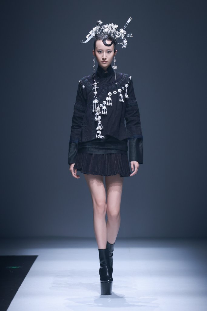 冯三三 FENGSANSAN | 柯桥日 2026春夏高级成衣秀 - Beijing Fall 2025