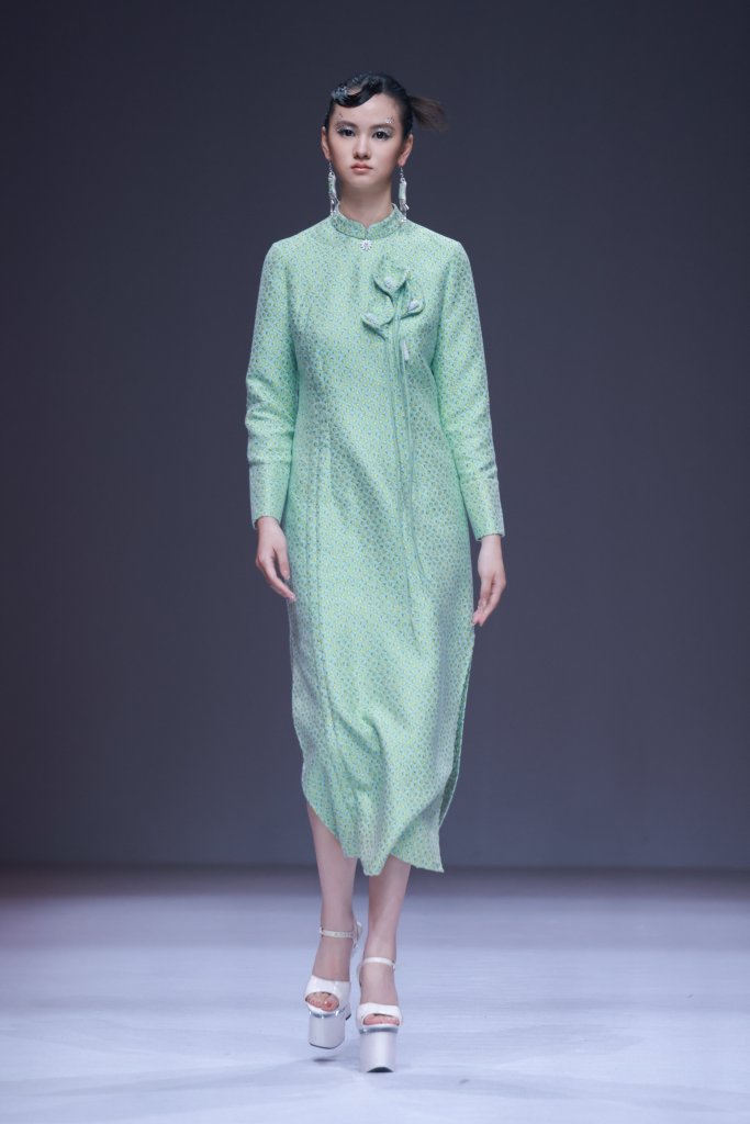 冯三三 FENGSANSAN | 柯桥日 2026春夏高级成衣秀 - Beijing Fall 2025