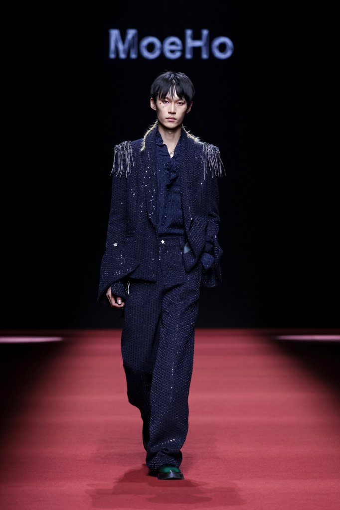 Moe Ho 末禾 · 贺萌萌 | 柯桥日 2026春夏高级成衣秀 - Beijing Fall 2025