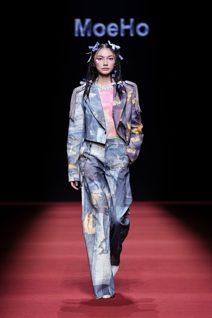 Moe Ho 末禾 · 贺萌萌 | 柯桥日 2026春夏高级成衣秀 - Beijing Fall 2025