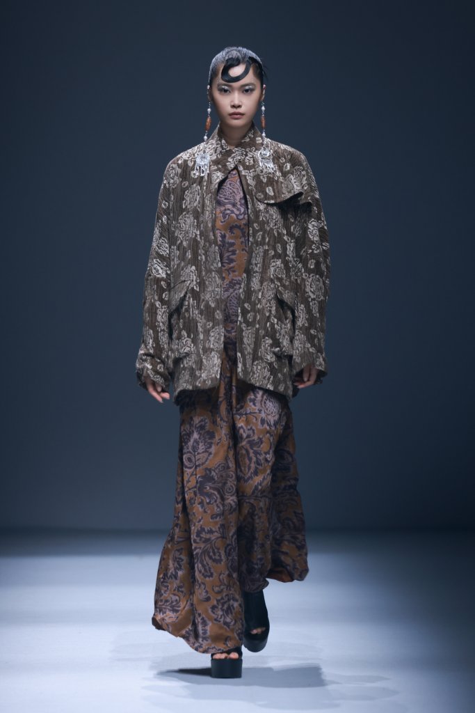 must bloom·王婷婷 2026春夏高级成衣秀 - Beijing Fall 2025
