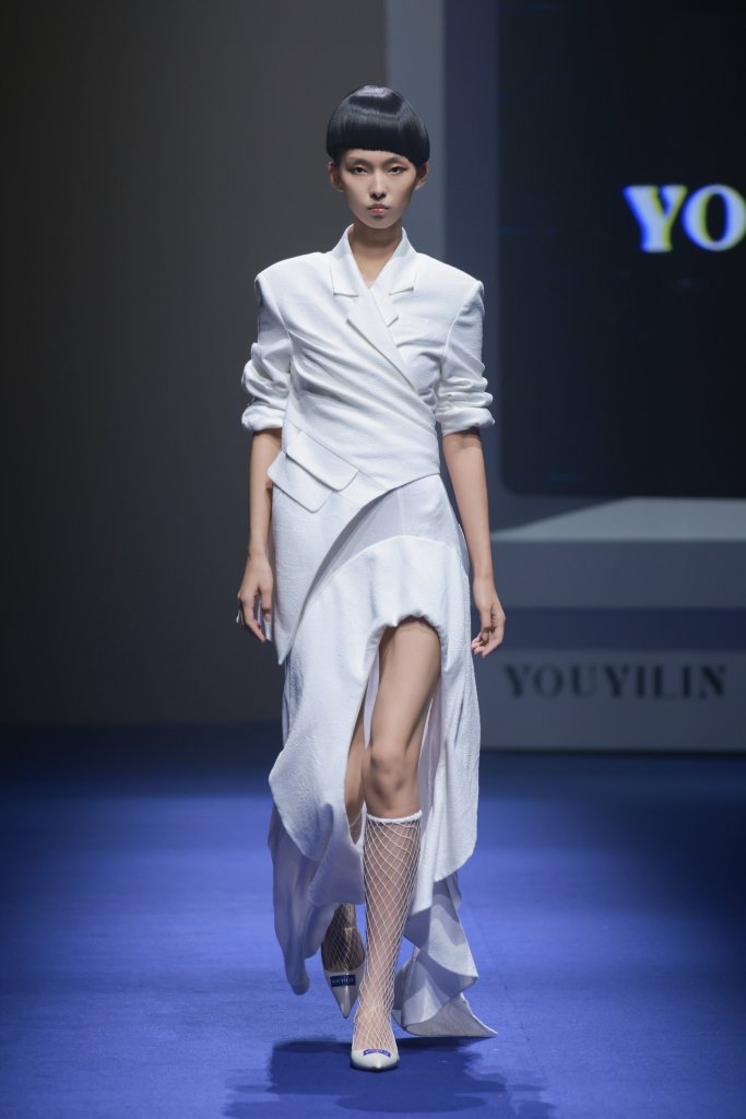 YOUYILIN · 姚怡琳 | 10+3｜海宁日 2026春夏高级成衣秀 - Beijing Fall 2025