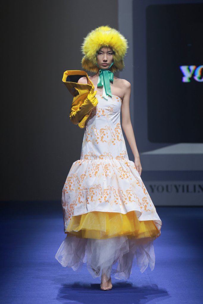 YOUYILIN · 姚怡琳 | 10+3｜海宁日 2026春夏高级成衣秀 - Beijing Fall 2025