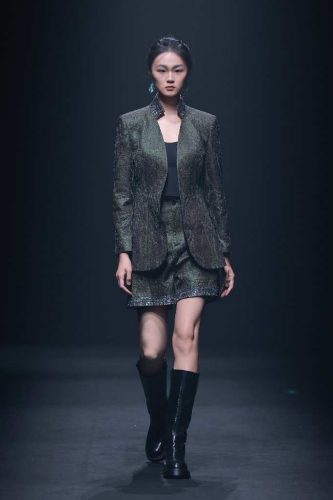 晒谷场 SETGAOL · 冯君竹 2026春夏高级成衣秀 - Beijing Fall 2025