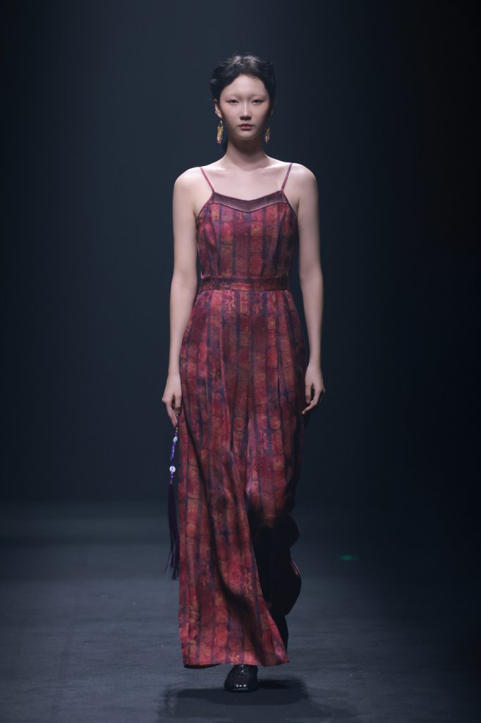 晒谷场 SETGAOL · 冯君竹 2026春夏高级成衣秀 - Beijing Fall 2025