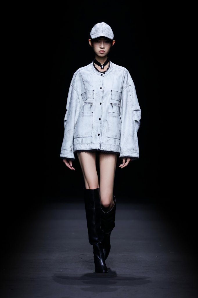 Y2FREEDOM · 胡莹莹 | 海宁日 2026春夏高级成衣秀 - Beijing Fall 2025