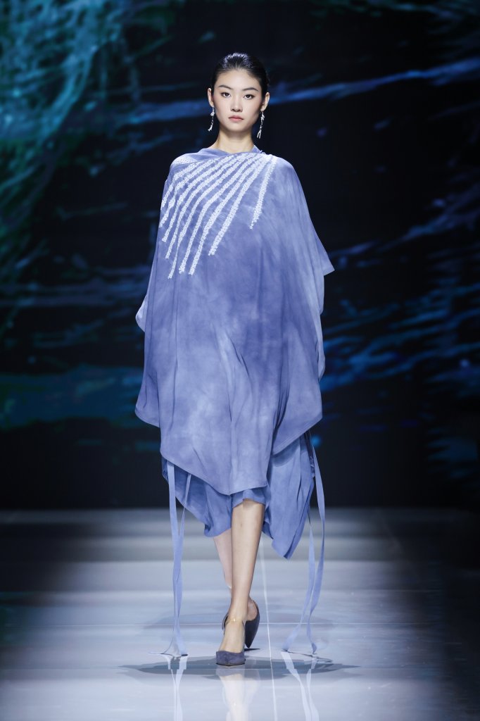 南方丝巢 × 吕越 2026春夏高级成衣秀 - Beijing Fall 2025