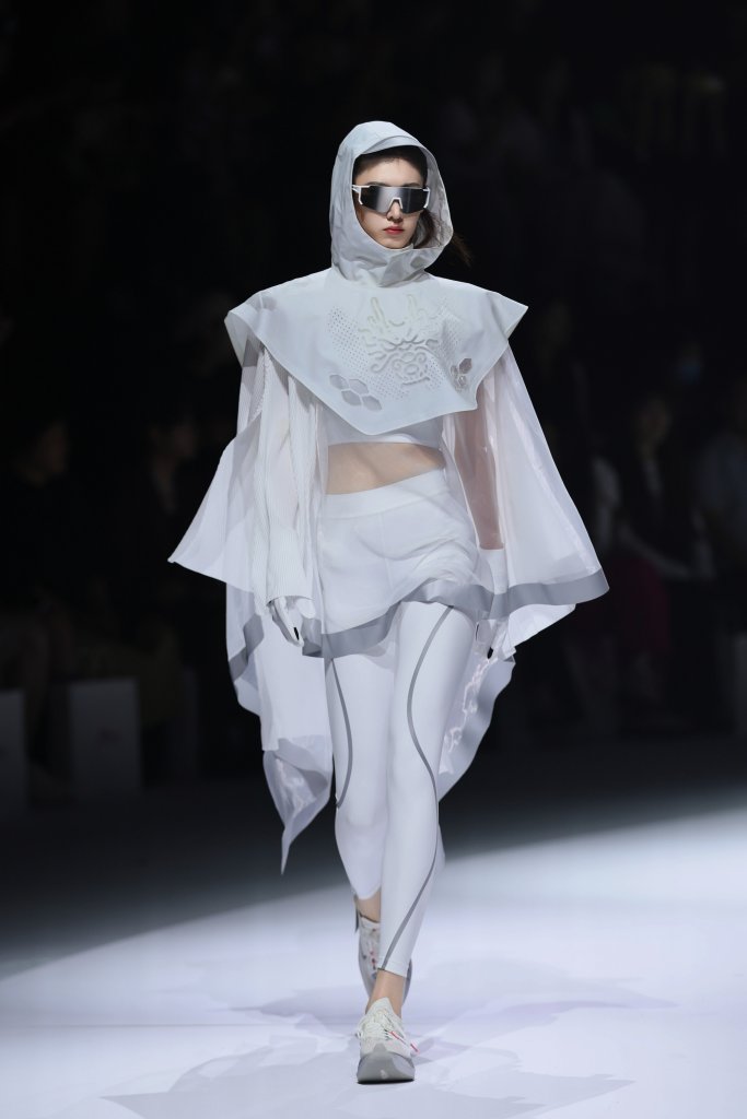 特步 Xtep · 隋振冲 时尚厦门 2026春夏高级成衣秀 - Beijing Fall 2025