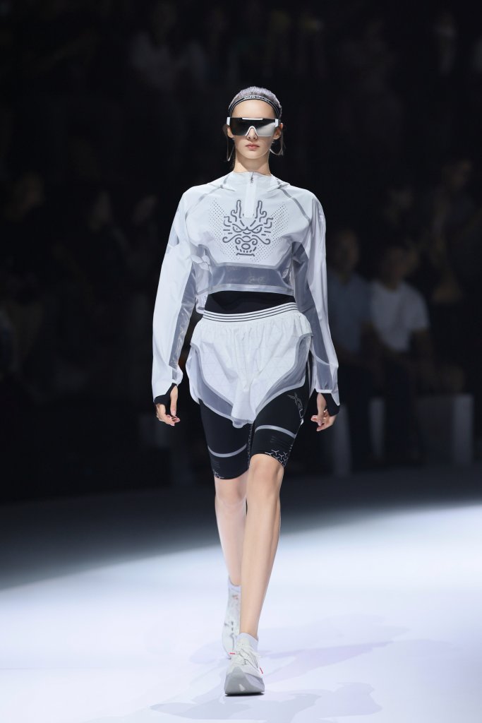 特步 Xtep · 隋振冲 时尚厦门 2026春夏高级成衣秀 - Beijing Fall 2025