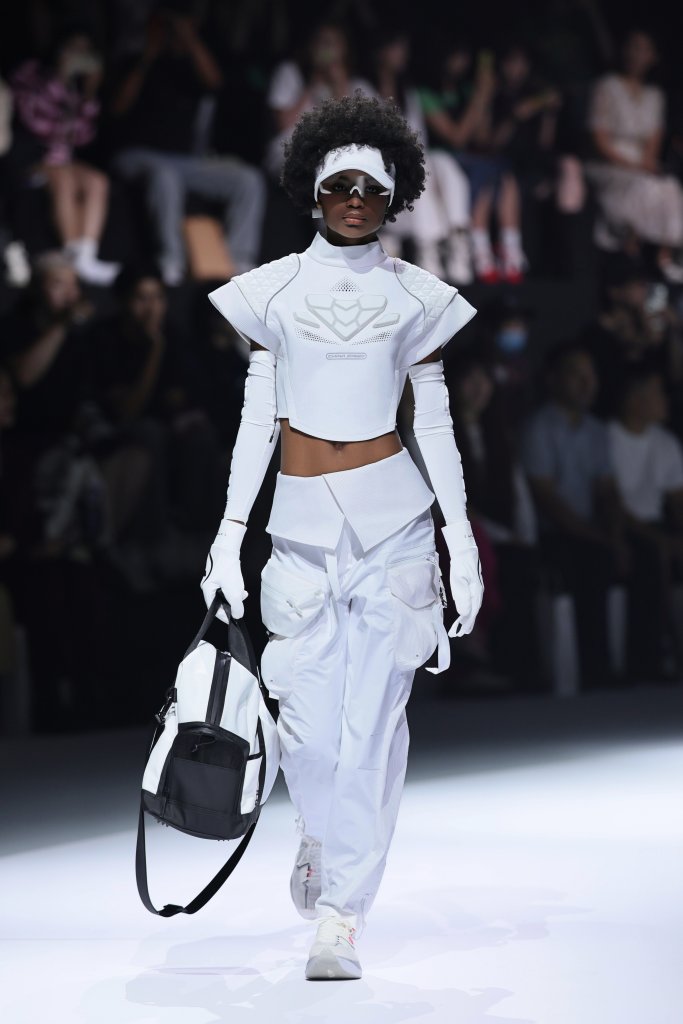 特步 Xtep · 隋振冲 时尚厦门 2026春夏高级成衣秀 - Beijing Fall 2025