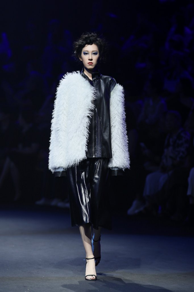 马克华菲 MARK FAIRWHALE · 张肇达 2026春夏高级成定制秀 - Beijing Fall 2025