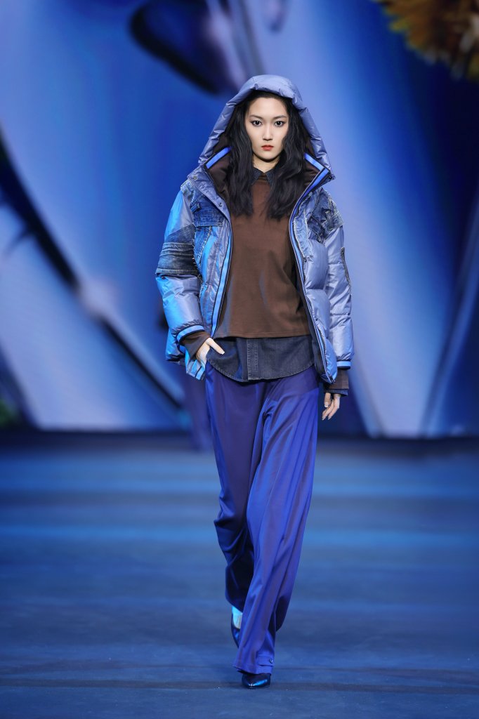 马克华菲 MARK FAIRWHALE · 张肇达 2026春夏高级成定制秀 - Beijing Fall 2025