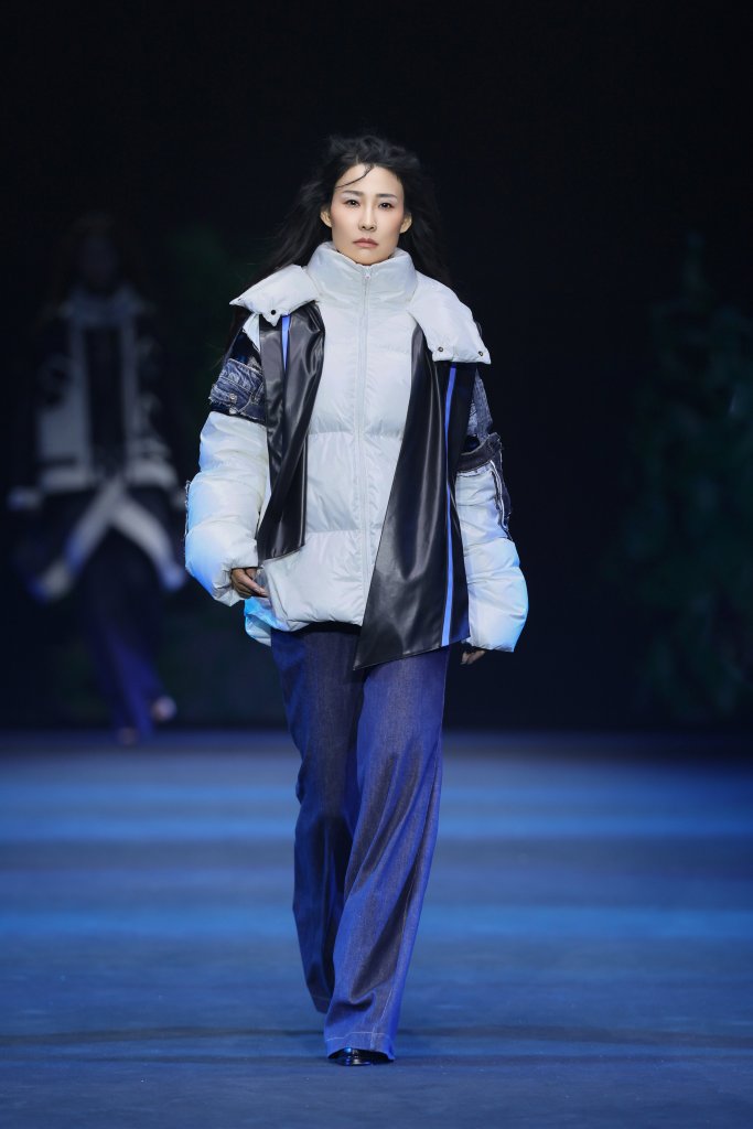 马克华菲 MARK FAIRWHALE · 张肇达 2026春夏高级成定制秀 - Beijing Fall 2025