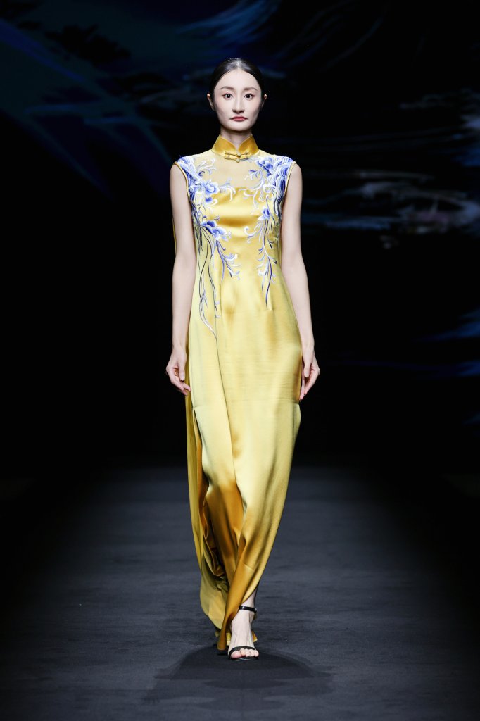 绣娘 Xiuniang · 戚秋兰 2026春夏高级成衣秀 - Beijing Fall 2025