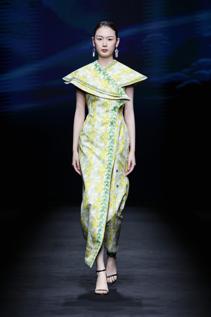 绣娘 Xiuniang · 戚秋兰 2026春夏高级成衣秀 - Beijing Fall 2025