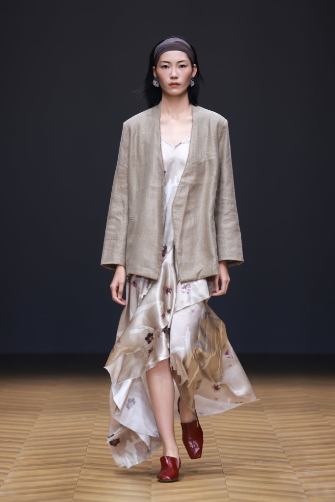 URA-MON · 童丽婷 | 10+3 | 盛泽日 2026春夏高级成衣秀 - Beijing Fall 2025