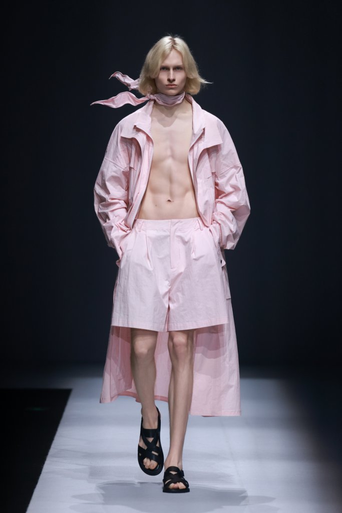 LIU HONGCHAO · 刘洪超 | 柯桥日 2026春夏高级成衣秀 - Beijing Fall 2025