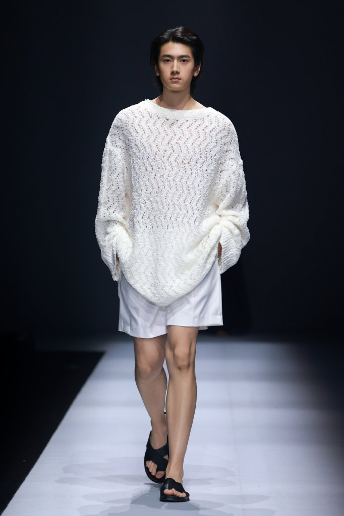 LIU HONGCHAO · 刘洪超 | 柯桥日 2026春夏高级成衣秀 - Beijing Fall 2025