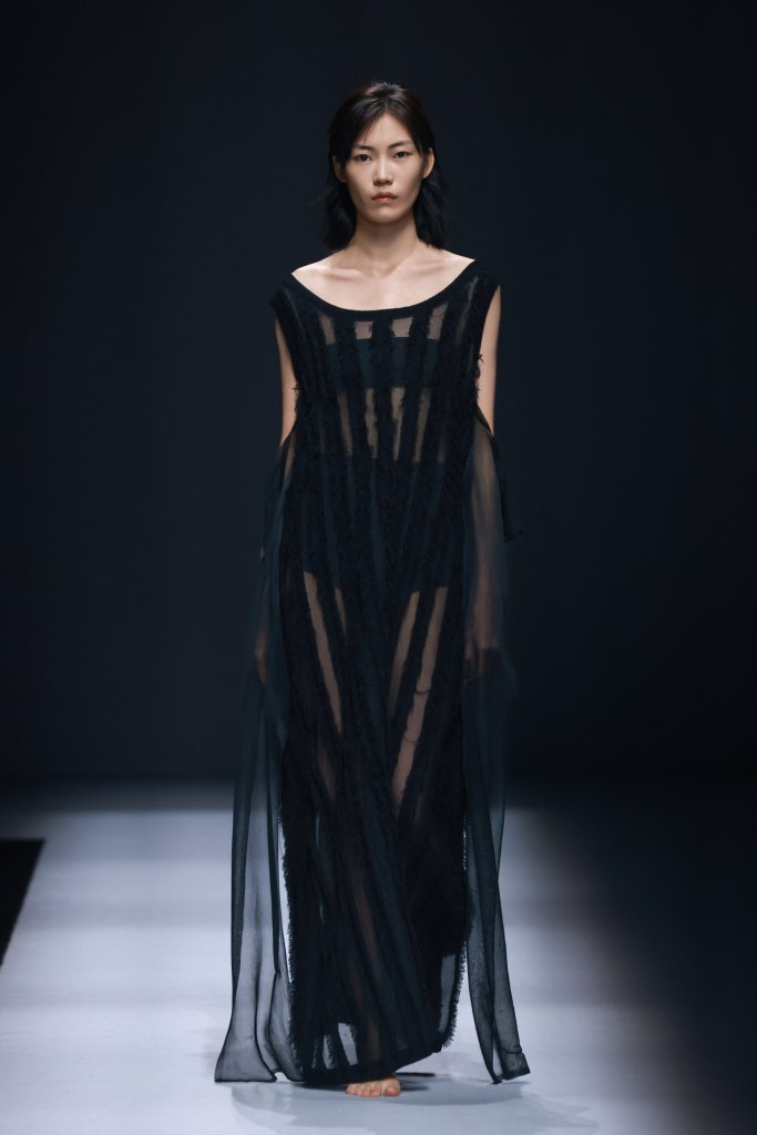 LIU HONGCHAO · 刘洪超 | 柯桥日 2026春夏高级成衣秀 - Beijing Fall 2025