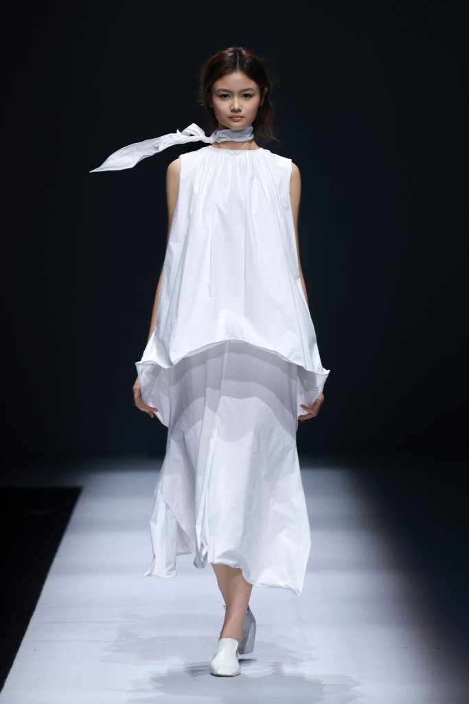 LIU HONGCHAO · 刘洪超 | 柯桥日 2026春夏高级成衣秀 - Beijing Fall 2025