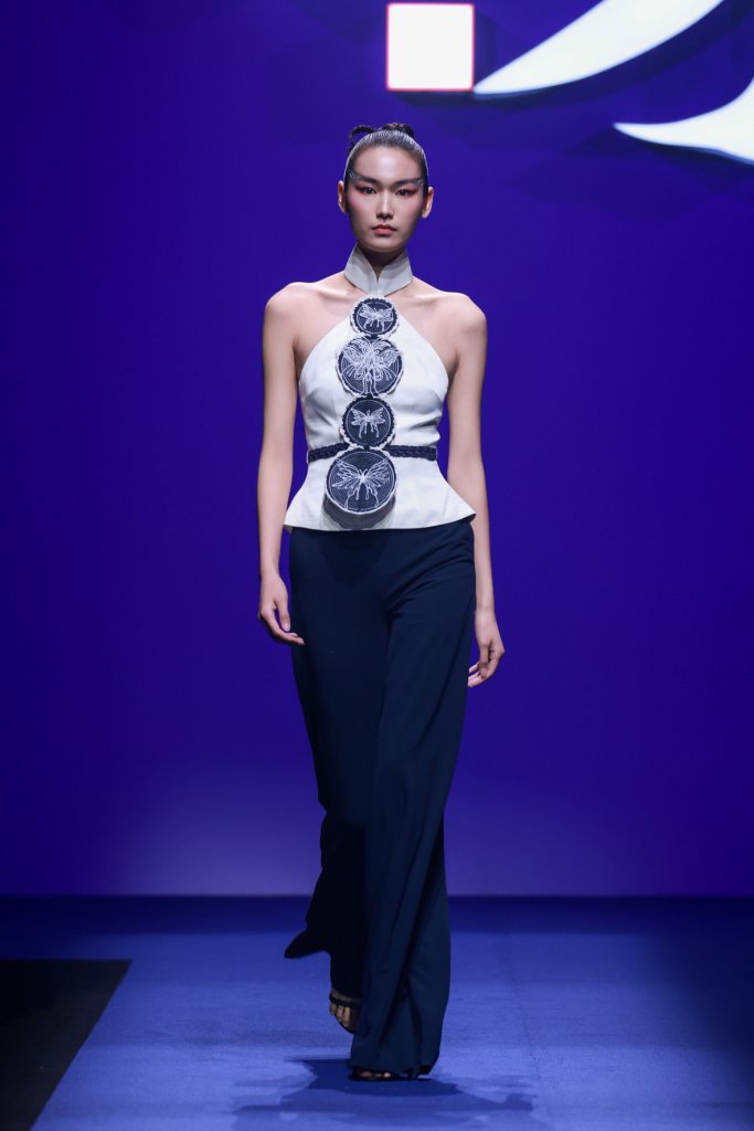 干士 · 成昊 | 江服日 2026春夏高级成衣秀 - Beijing Fall 2025