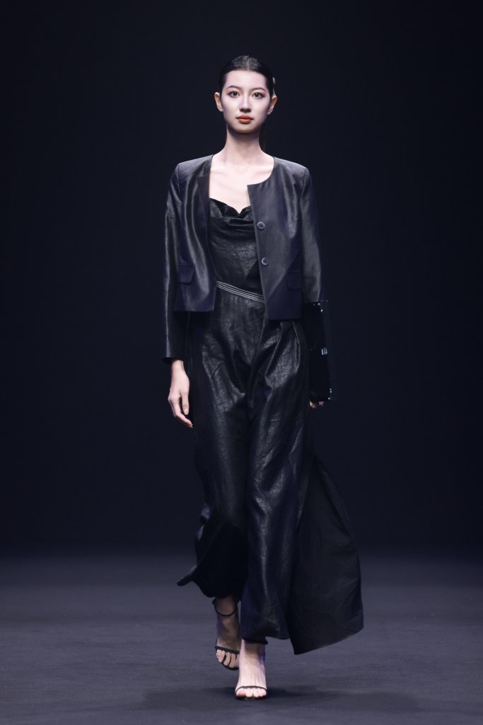 舞水云台&金玺 · 黄刚 广州时尚日 2026春夏高级成衣秀 - Beijing Fall 2025