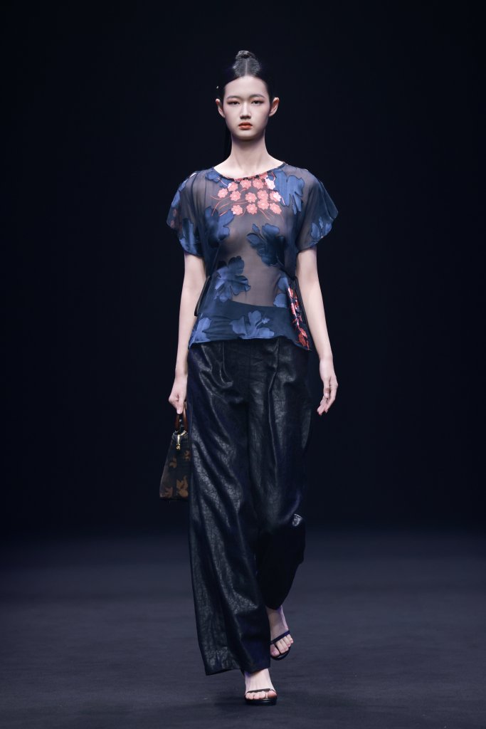 舞水云台&金玺 · 黄刚 广州时尚日 2026春夏高级成衣秀 - Beijing Fall 2025