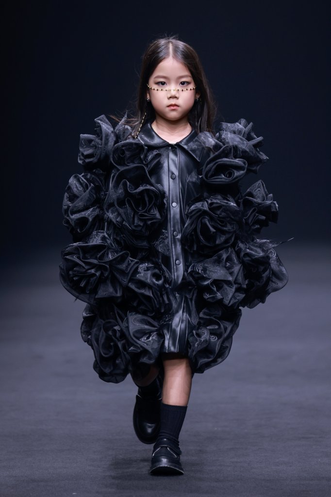 MEIMEILILI · 龚歆 DPARK童话小镇 2026春夏童装秀 - Beijing Fall 2025