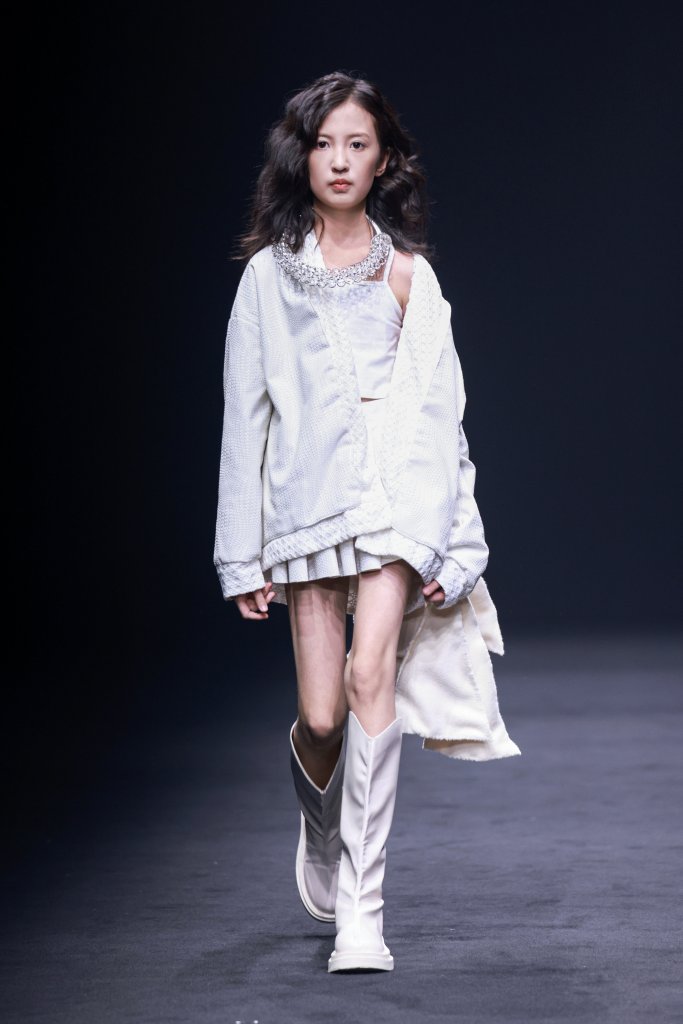 MEIMEILILI · 龚歆 DPARK童话小镇 2026春夏童装秀 - Beijing Fall 2025