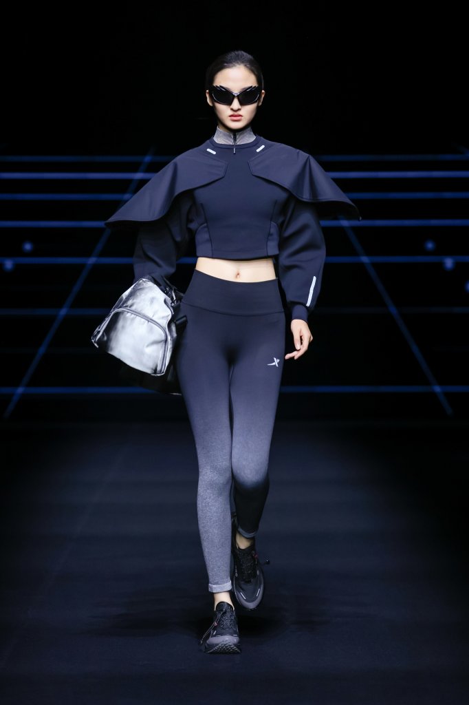 Zhenchong Sui PORTFOLIO 江服日 2026春夏高级成衣秀 - Beijing Fall 2025