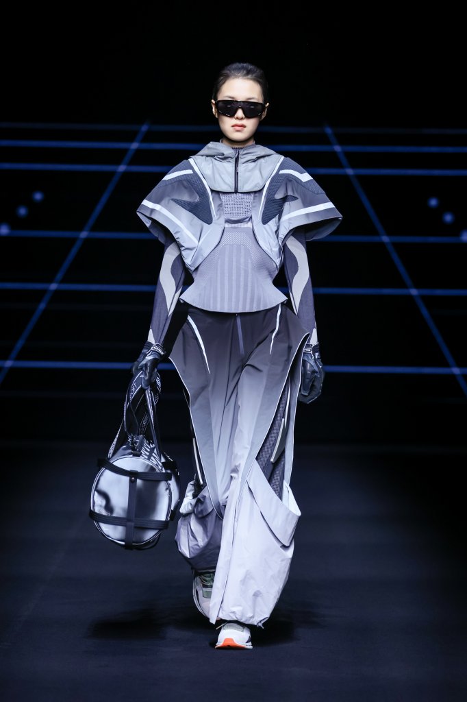 Zhenchong Sui PORTFOLIO 江服日 2026春夏高级成衣秀 - Beijing Fall 2025