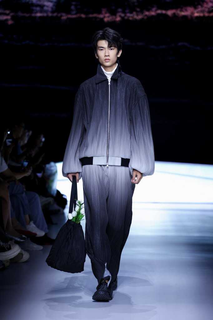 地缦 DEMAINZ · 陈致画 2026春夏高级成衣秀 - Beijing Fall 2025